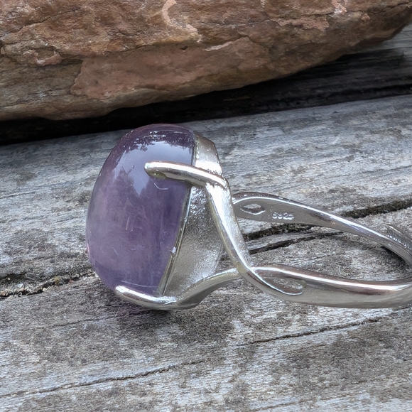 Gorgeous Rainbow Fluorite Gemstone Ring. Adjustable Ring Size 8-10 - Picture 2 of 8